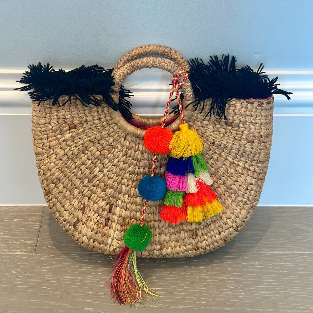 NWOT - JADETRIBE HANDWOVEN BASKET BEACH TOTE BAG